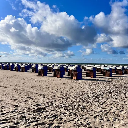 Zuhause Am Mit Sonnenbalkon In Strand- Und Altstadtnaehe Apartment