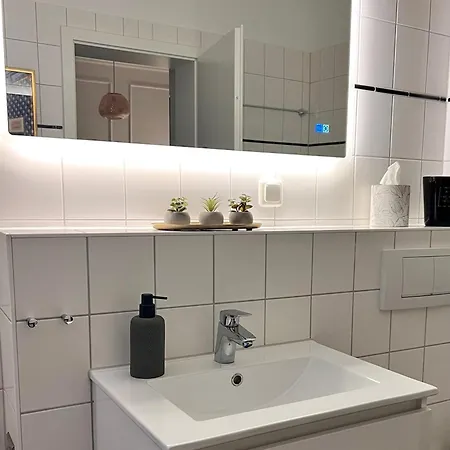 Zuhause Am Mit Sonnenbalkon In Strand- Und Altstadtnaehe Apartment *