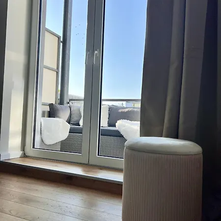 Apartment Zuhause Am Mit Sonnenbalkon In Strand- Und Altstadtnaehe Rostock