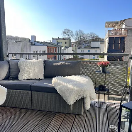 Zuhause Am Mit Sonnenbalkon In Strand- Und Altstadtnaehe * Rostock